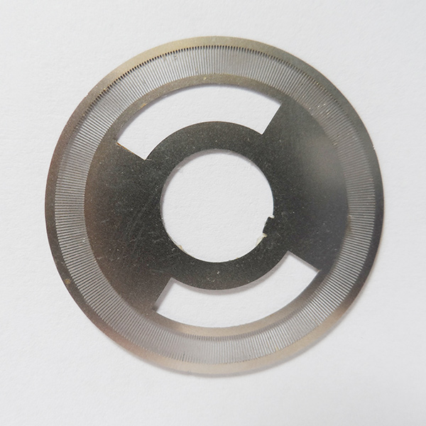 公司動態_碼盤蝕刻工藝優化:提高編碼器可靠性與使用壽命